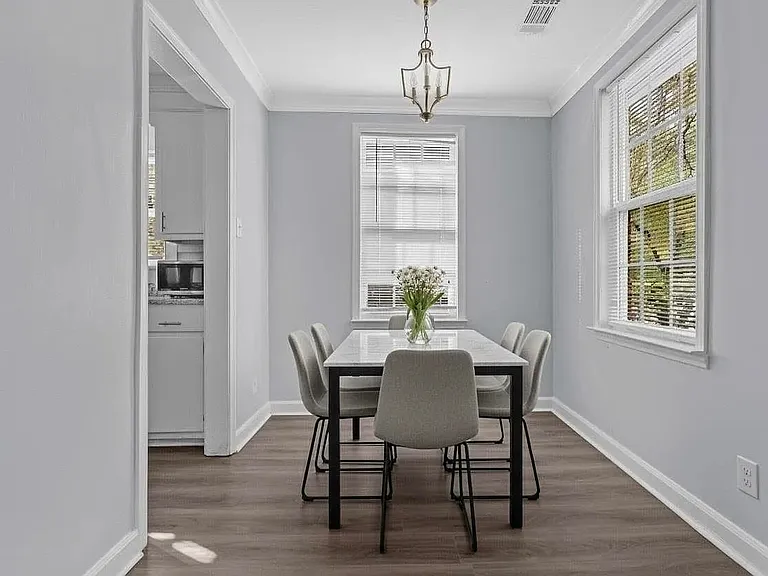2405 Eastwood Ave — Photo 6