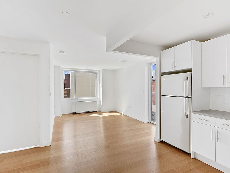 1st image of 65-70 Austin St Penthouse 7