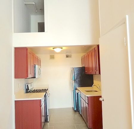 3rd image of 28 E 14th St APT 2a