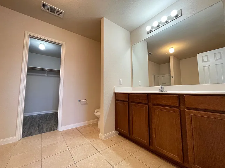 207 Dodge City Trl — Photo 17