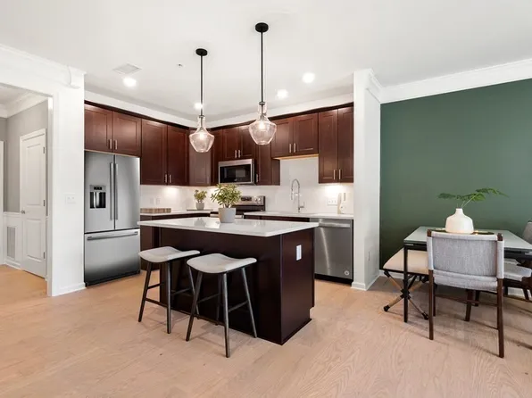 260 Martins Lndg #211, North Reading, MA 01864