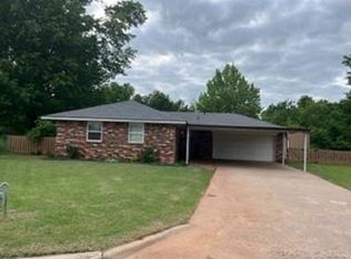 608 Cottonwood Ln, Tecumseh, OK 74873
