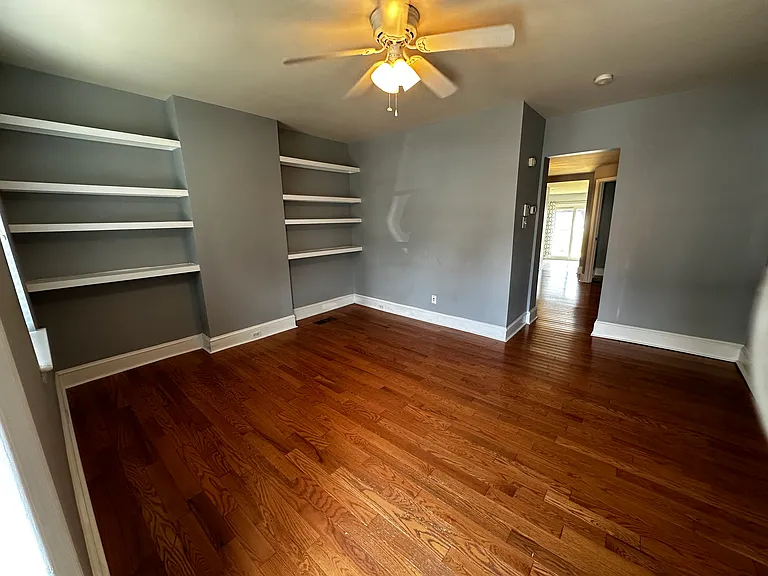 425 Spring Mill Ave — Photo 1