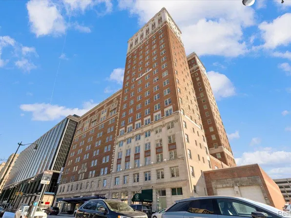 525 W Lafayette Blvd #12E, Detroit, MI 48226