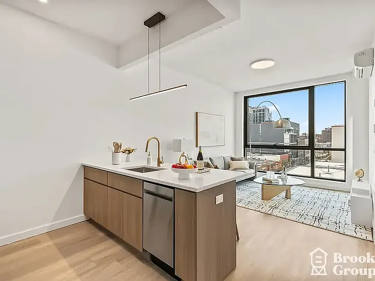 556 Baltic St #904 — Photo 4