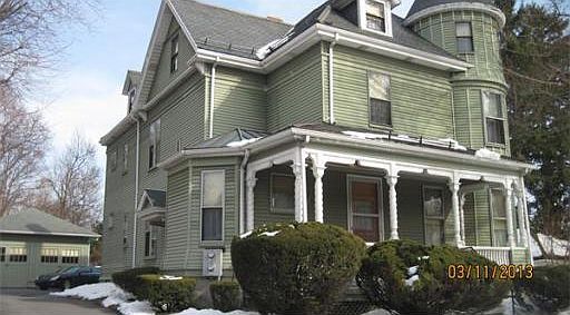 2nd image of 410 Common St