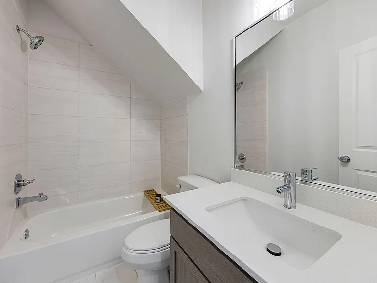 1648 W Tidwell Rd — Photo 5