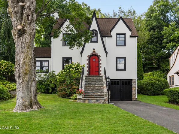 68 Valleywood Rd, Cos Cob, CT 06807