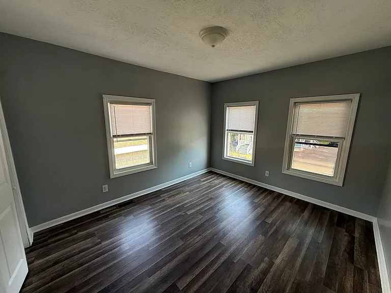 22 Burr St — Photo 16