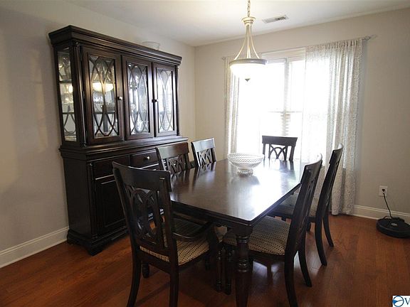 5th image of 138 Castlehill Dr