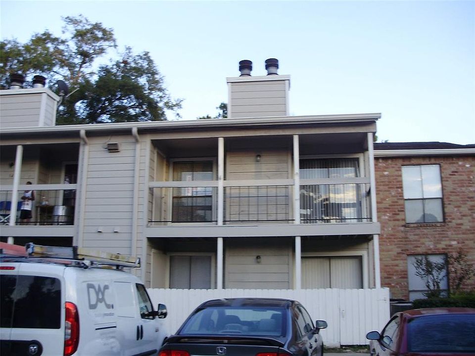 1st image of 17331 Red Oak Dr