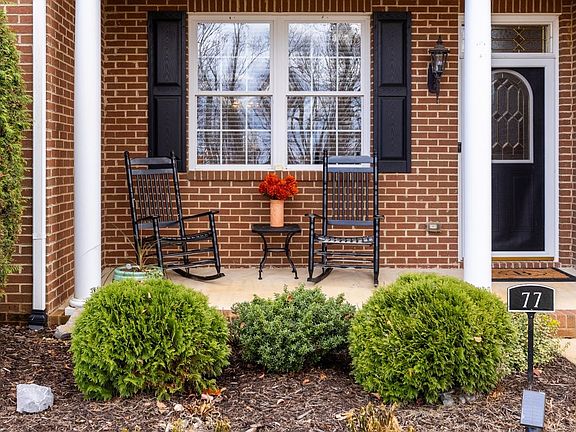3rd image of 77 Whispering Oaks Dr