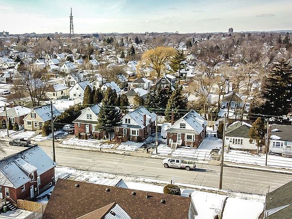 2nd image of 504 Upper Sherman Ave