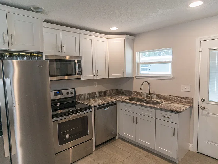 1517 N Grandview St #1 — Photo 61