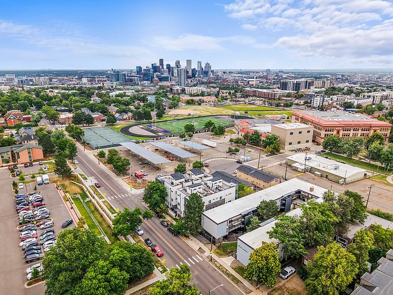 Close to EVERYTHING! .5 miles to Highland Square and 1block to LoHi