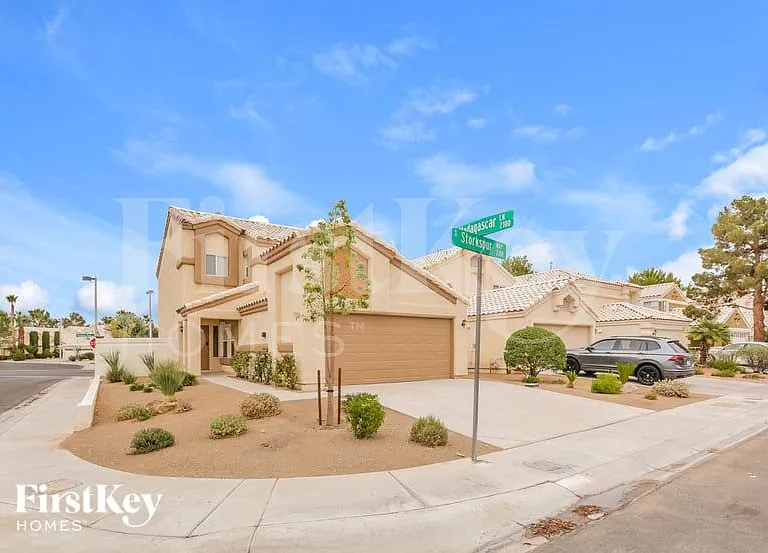 2100 Storkspur Way — Photo 2