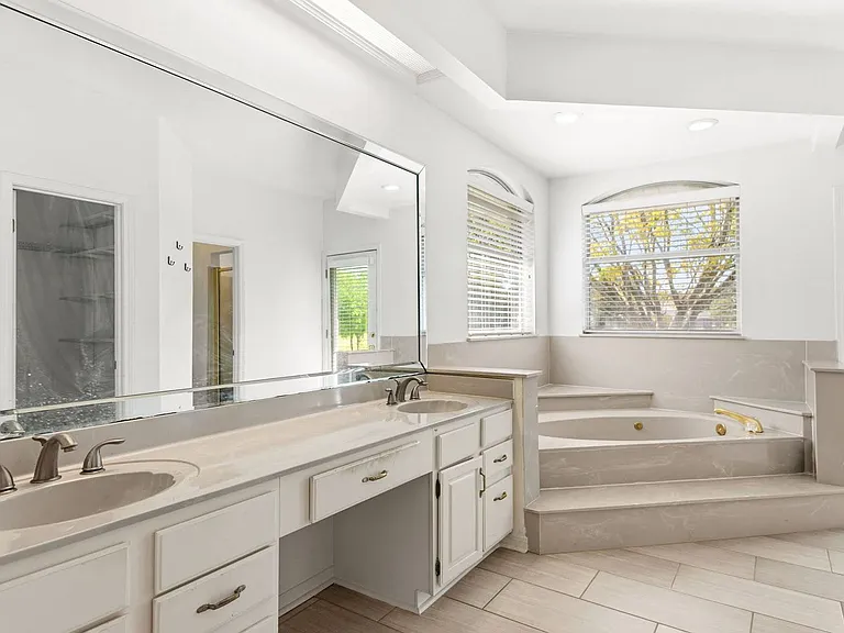 83 Lake Lorraine Cir — Photo 34