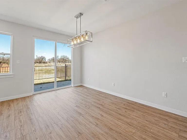 532 Galt Dr — Photo 8