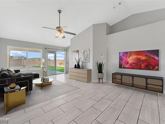 2nd image of 8 Bright Dawn Ave