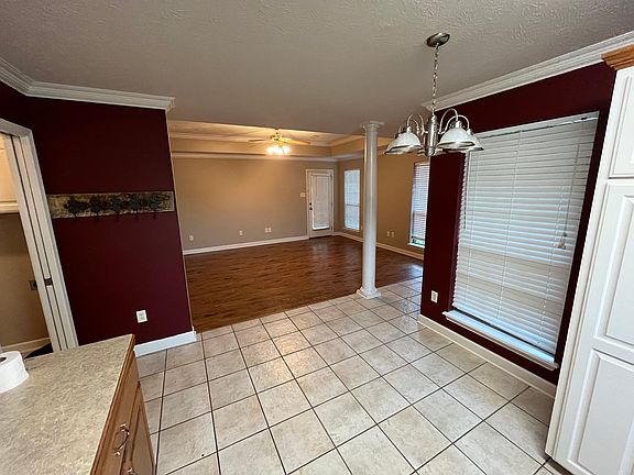 4th image of 945 Woodard Dr