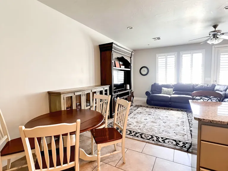 N Coral Ridge Dr — Photo 10