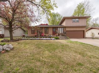 2536 W Primrose Ln, Springfield, MO 65807