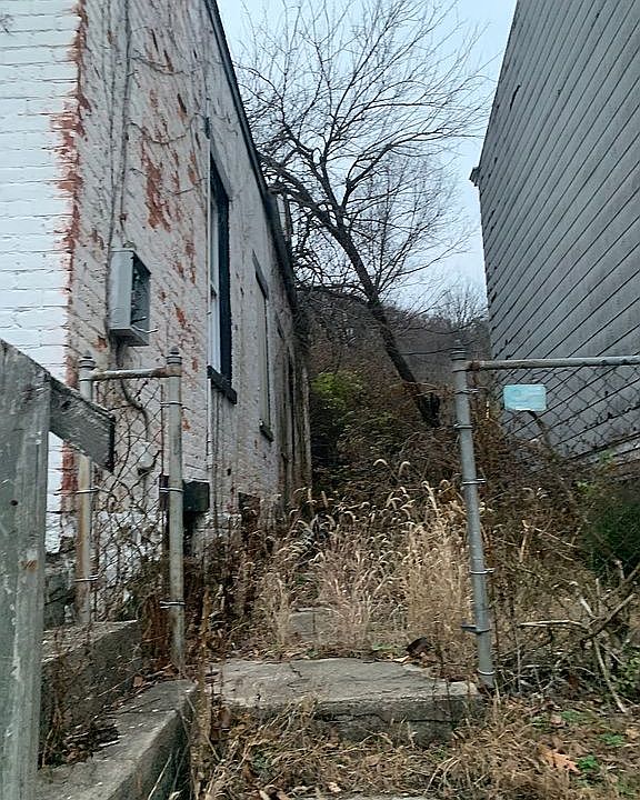 1st image of 704 Delhi Ave