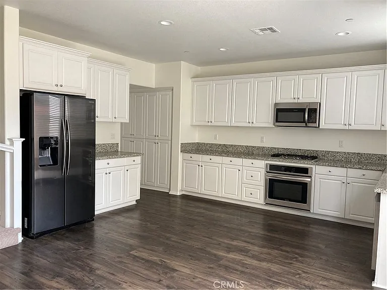 42744 Azure St — Photo 2
