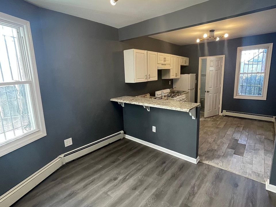 1st image of 176A Parker St #Z