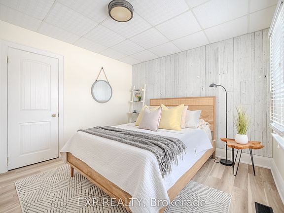 5th image of 89 Neff St