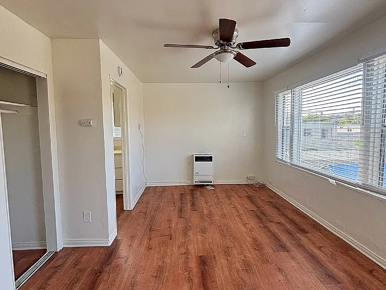 1122 Cherry Ave #D — Photo 13