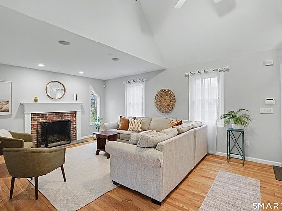 3rd image of 1941 Moose Hill Road