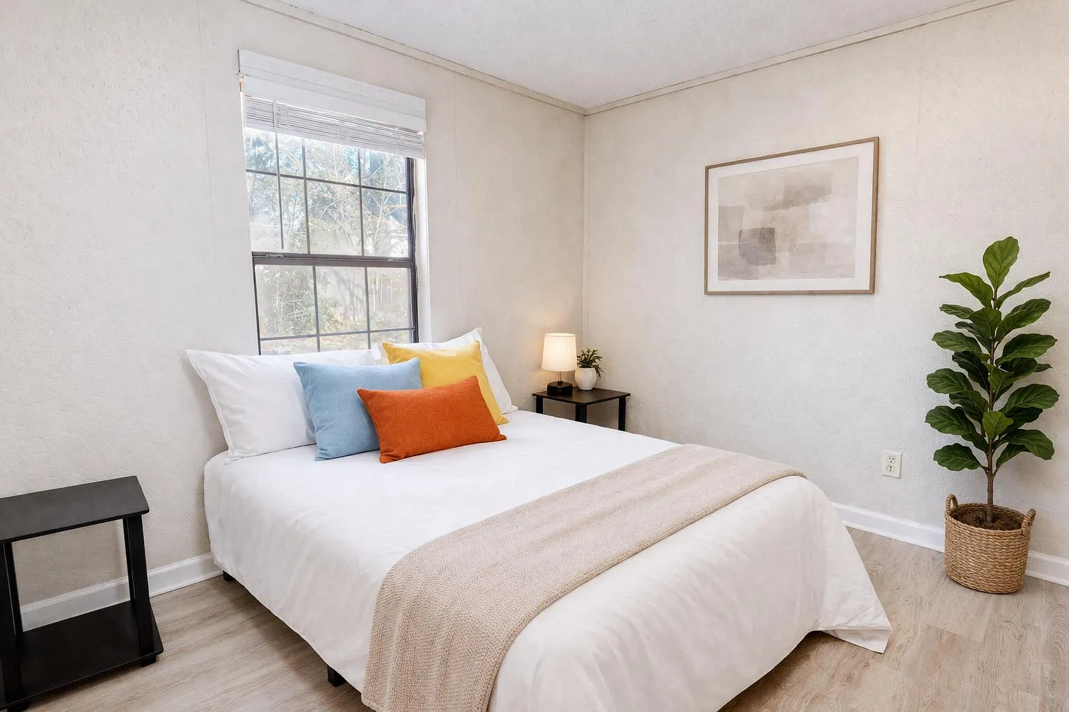 4 bed, 3.0 bath, 1792 sqft, $689 — Photo 1