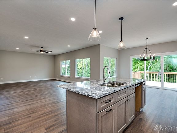 4th image of 2930 Riverstone Dr