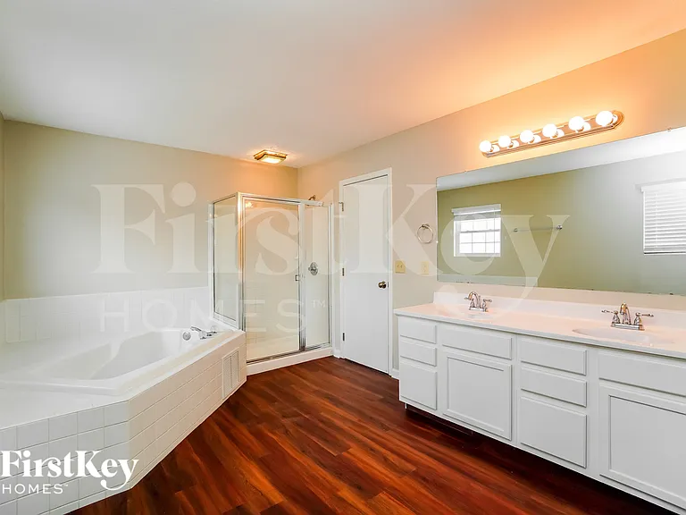 7809 Astra Cir — Photo 12