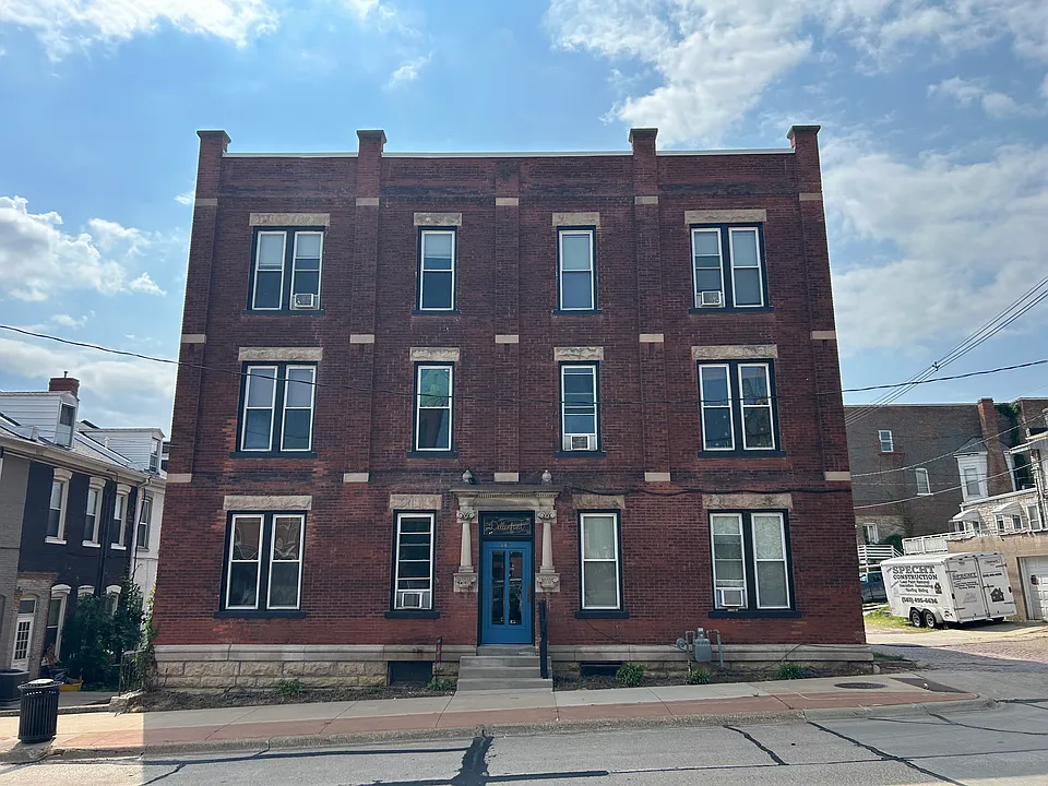 140 Loras Blvd #4