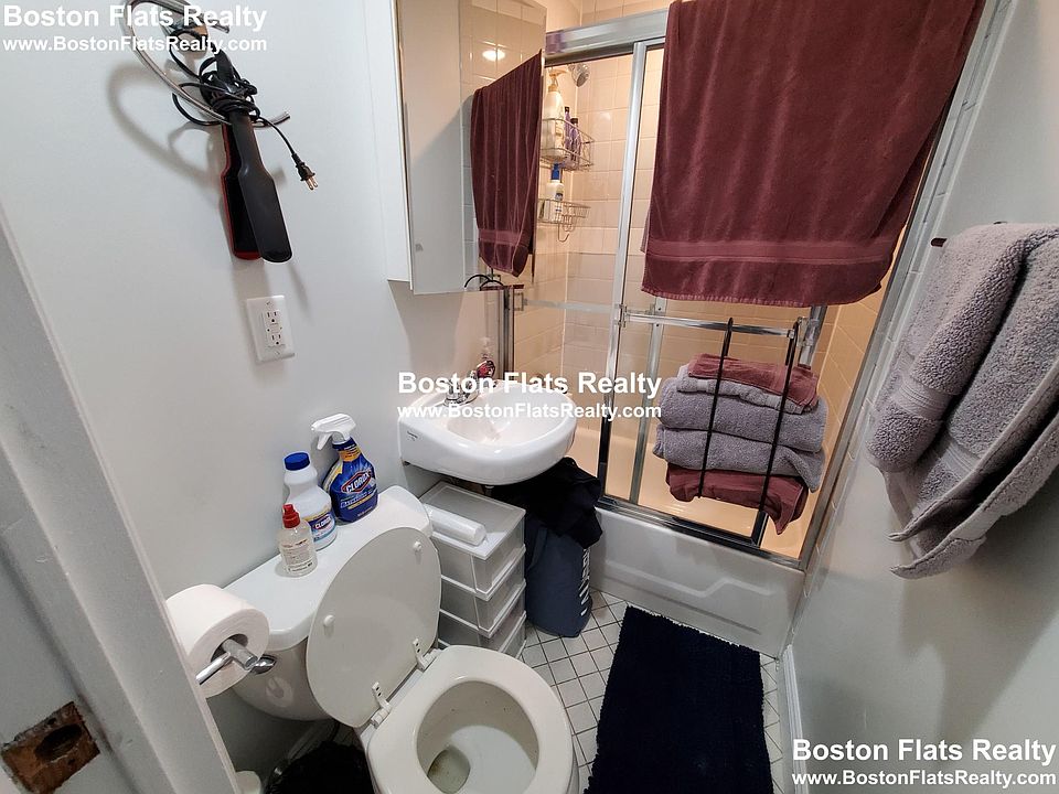 2nd image of 164 Saint Botolph St #32