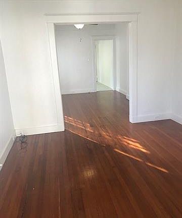 3rd image of 2722 Lowerline St