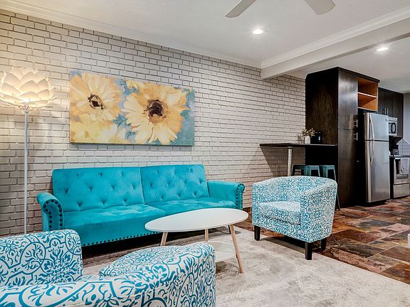 2nd image of 1501 Hyde Park Blvd APT 1