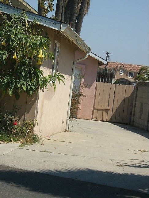 1st image of 325 S Craig Dr