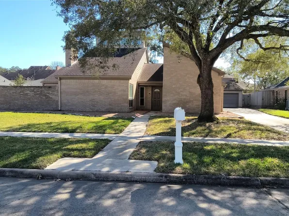 15906 Laurelfield Dr, Houston, TX 77059