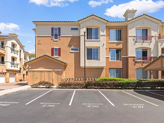 3rd image of 12372 Carmel Country Rd Unit 206