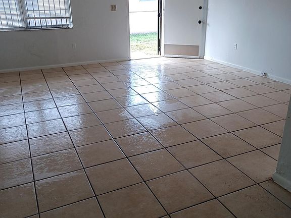 5th image of 1599 NW 51st St