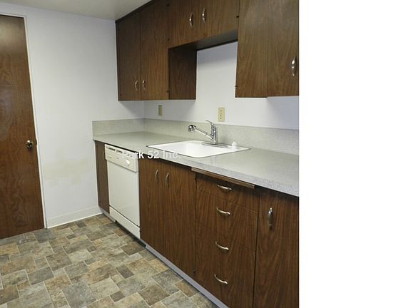 2nd image of 2112 N Fife St APT 8
