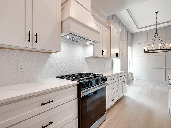 3rd image of 8846 Silver Maple Dr