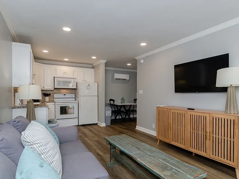 40 N Lumina Ave #101 — Photo 16