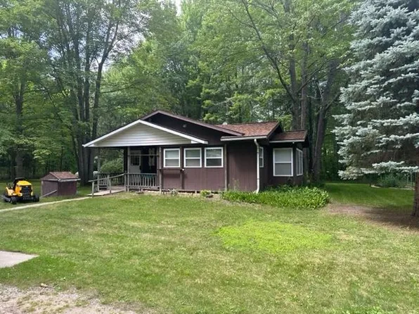 2980 McCulloch Rd, Beaverton, MI 48612