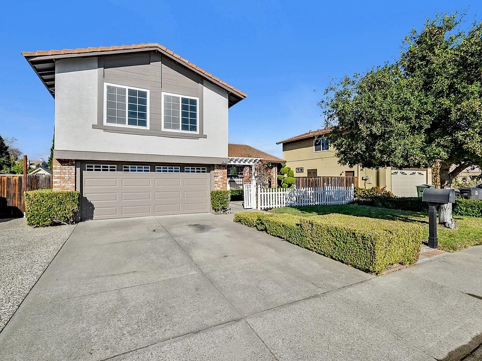 1st image of 30778 Tidewater Dr