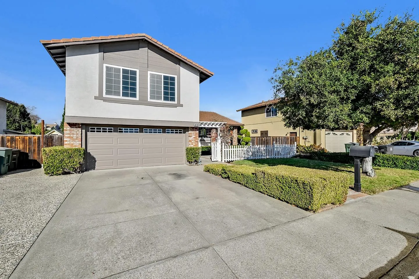 30778 Tidewater Dr photo 1