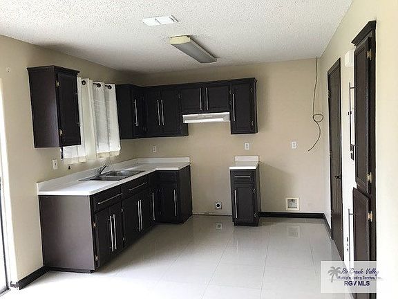 4th image of 2757 Naples St